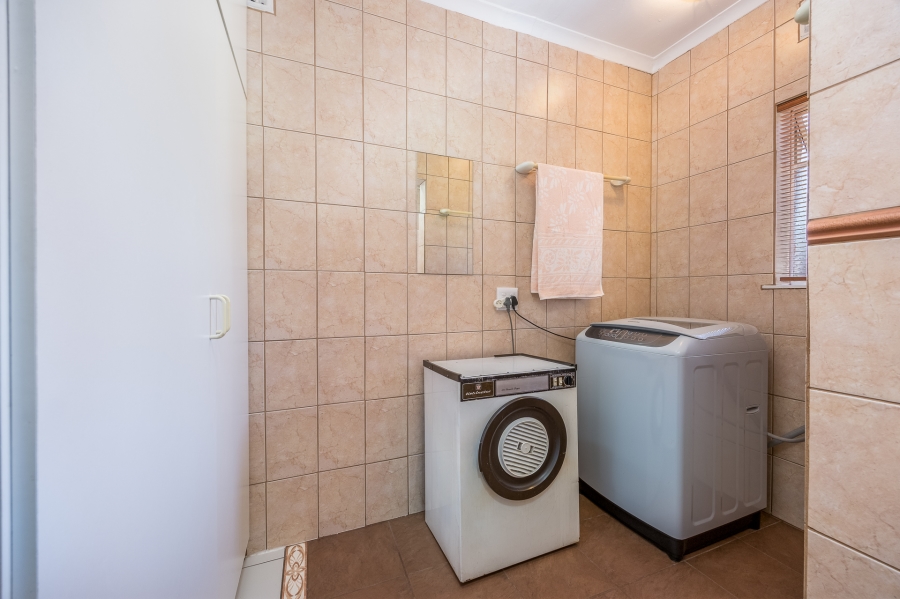 3 Bedroom Property for Sale in St Dumas Western Cape